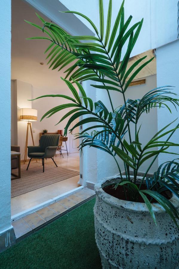 Lirio Suite Apartment - Private Parking Included Севилья Экстерьер фото