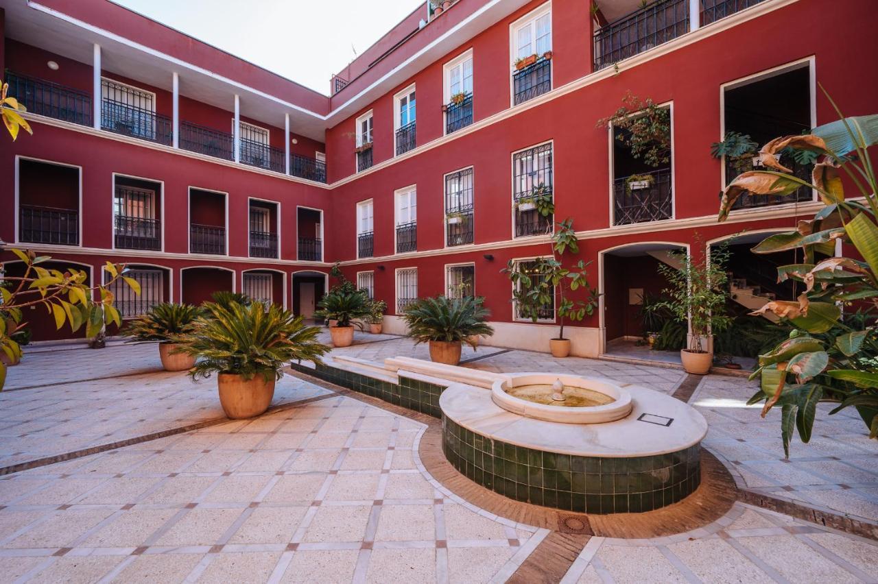 Lirio Suite Apartment - Private Parking Included Севилья Экстерьер фото